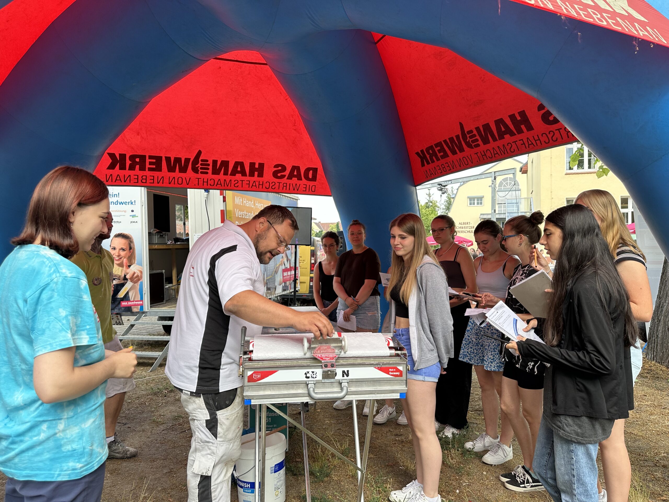 Lehrberufeschau des Handwerks am Rouanet-Gymnasium Beeskow